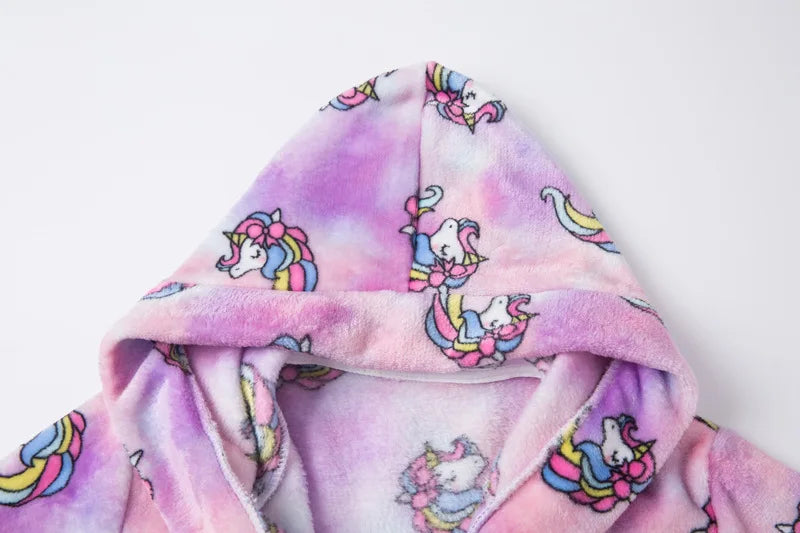 Dein süßer Einhorn Bademantel mit Kapuze
