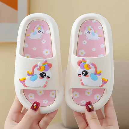 Weiße Cartoon Einhorn Hausschuhe für Kinder, ideal für drinnen und als Badeschuhe, mit niedlichem Design