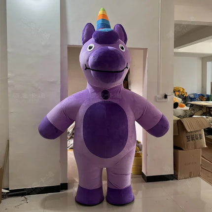 Aufblasbares lila Einhorn Maskottchen Kostüm für Erwachsene, mit rosa Mähne und Regenbogen-Details