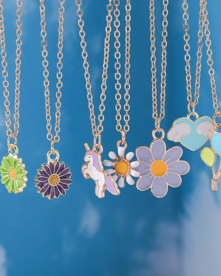 Deine bunte Einhorn Kette mit Enamel-Motiven!