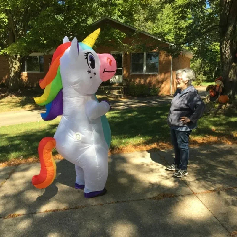 Flieg los mit diesem aufblasbaren Einhorn